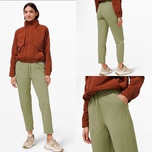 Lululemon Keep Moving Pant 7/8 High-Rise
Rosemary Green! EUC